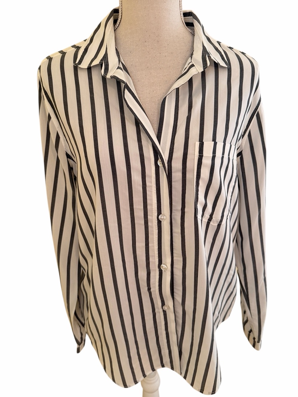 Cloth & Stone Vertical Black & White Striped Button-Up Shirt L